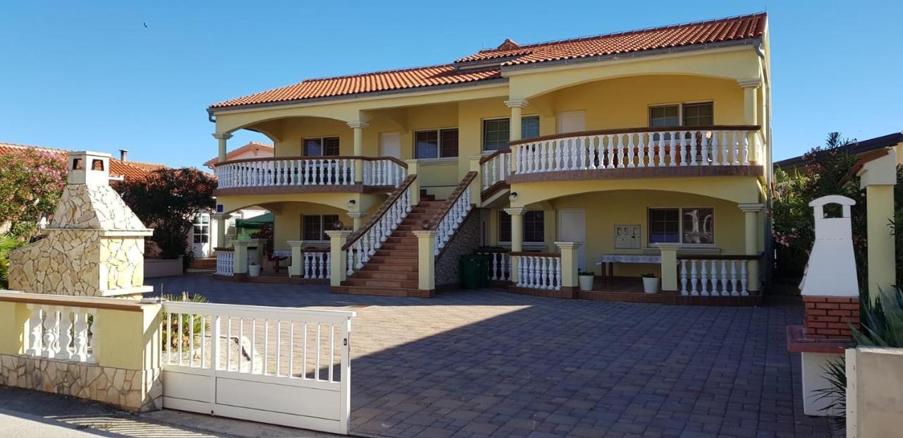 Apartments With A Parking Space Vir - 18407 Экстерьер фото